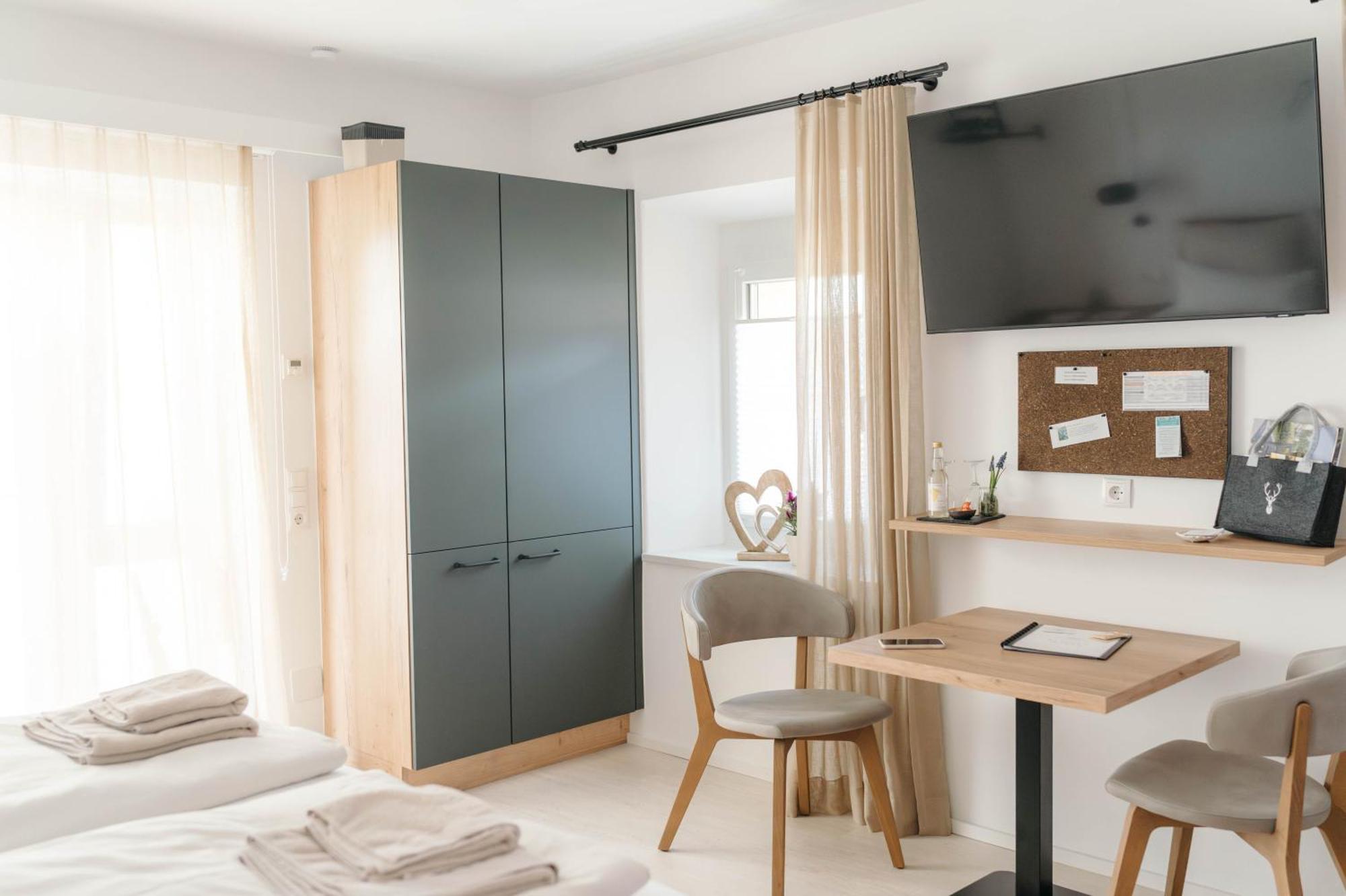 Pension Blumenwiese - Mitten Im Thermenland Burgau Екстериор снимка