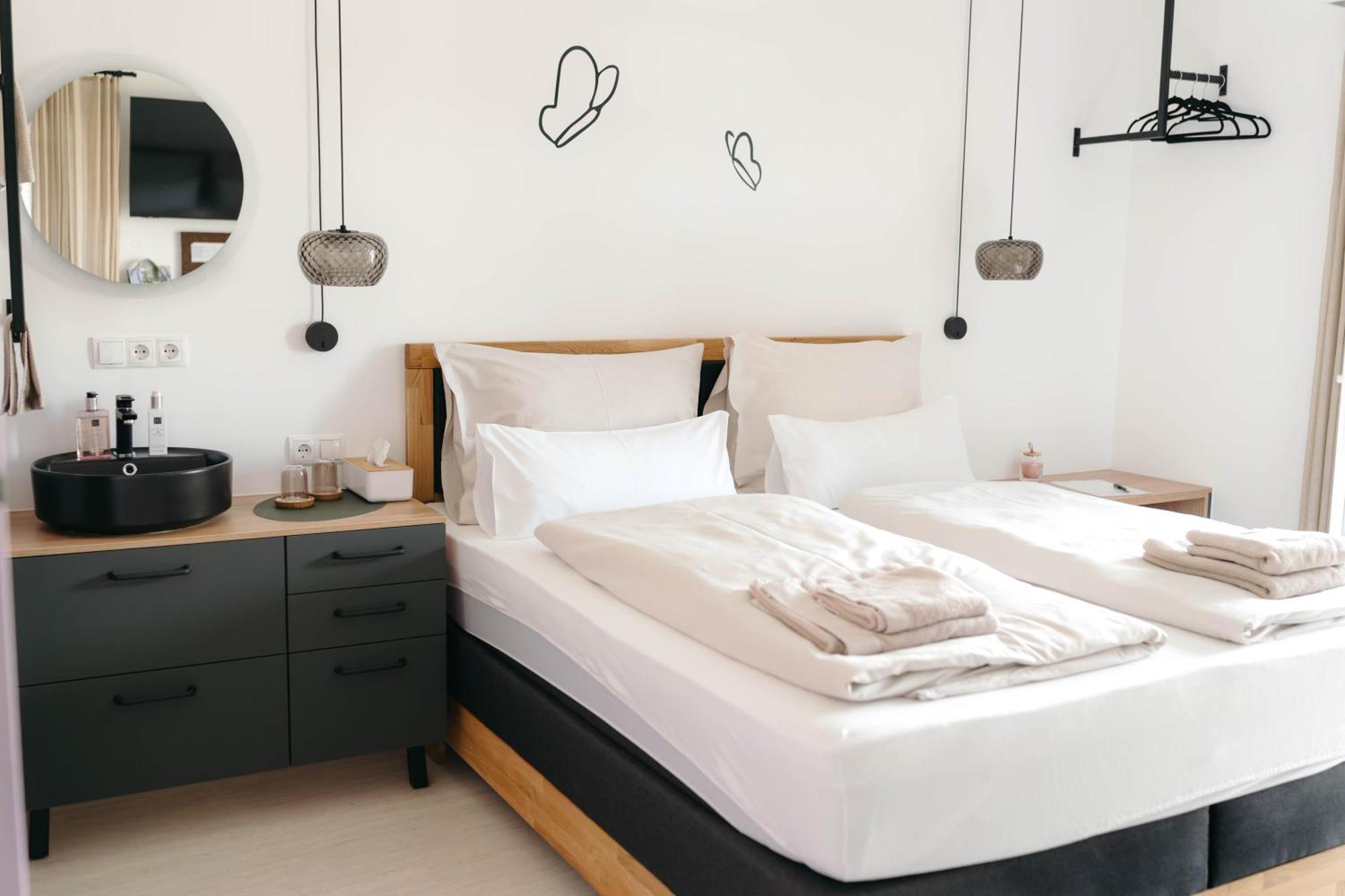 Pension Blumenwiese - Mitten Im Thermenland Burgau Екстериор снимка