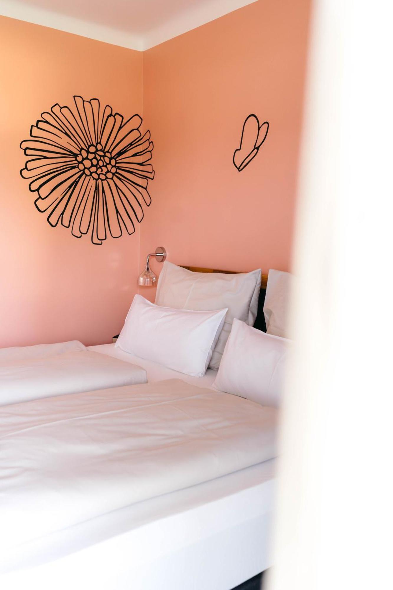 Pension Blumenwiese - Mitten Im Thermenland Burgau Екстериор снимка